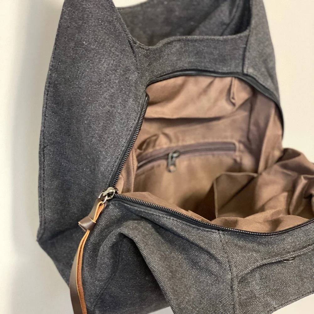 Brand NEW Canvas Hobo Bag in ~Black 🖤👜 - Picture 9 of 14